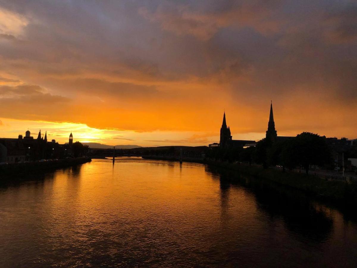 Avalon Hotel Inverness Bagian luar foto