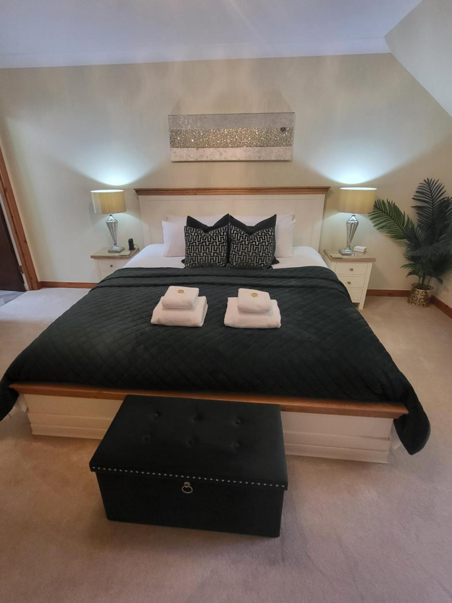 Avalon Hotel Inverness Bagian luar foto